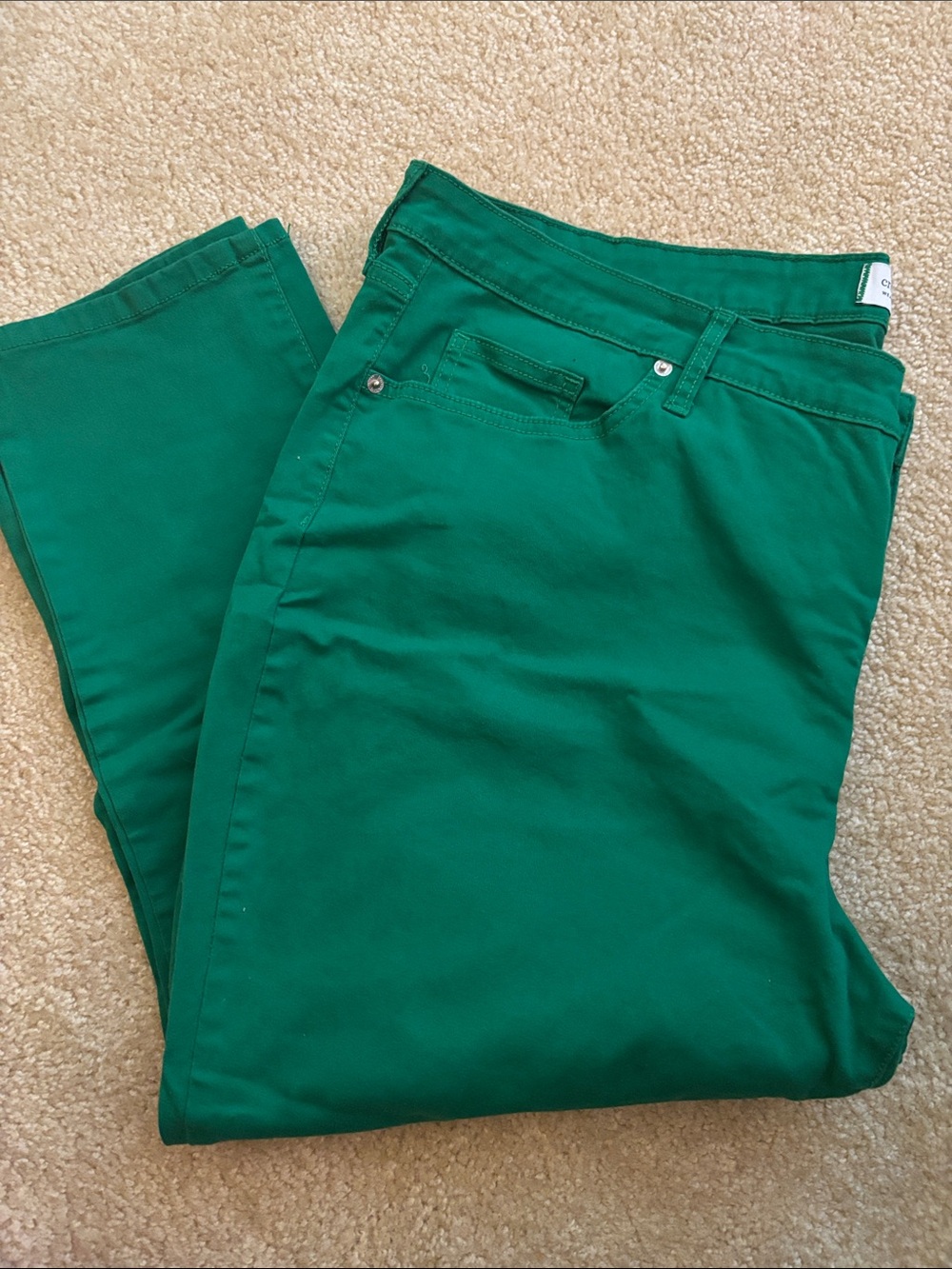 crown & ivy Emerald Green Cropped Ankle Pants